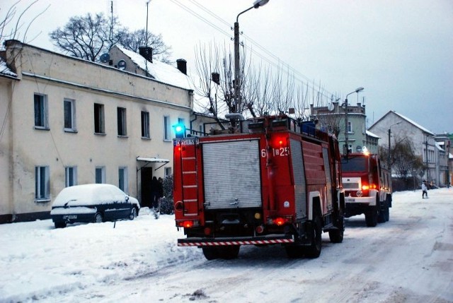 Strażacy musieli ewakuować mieszkańców kamienicy przy ul. VIII Dywizji