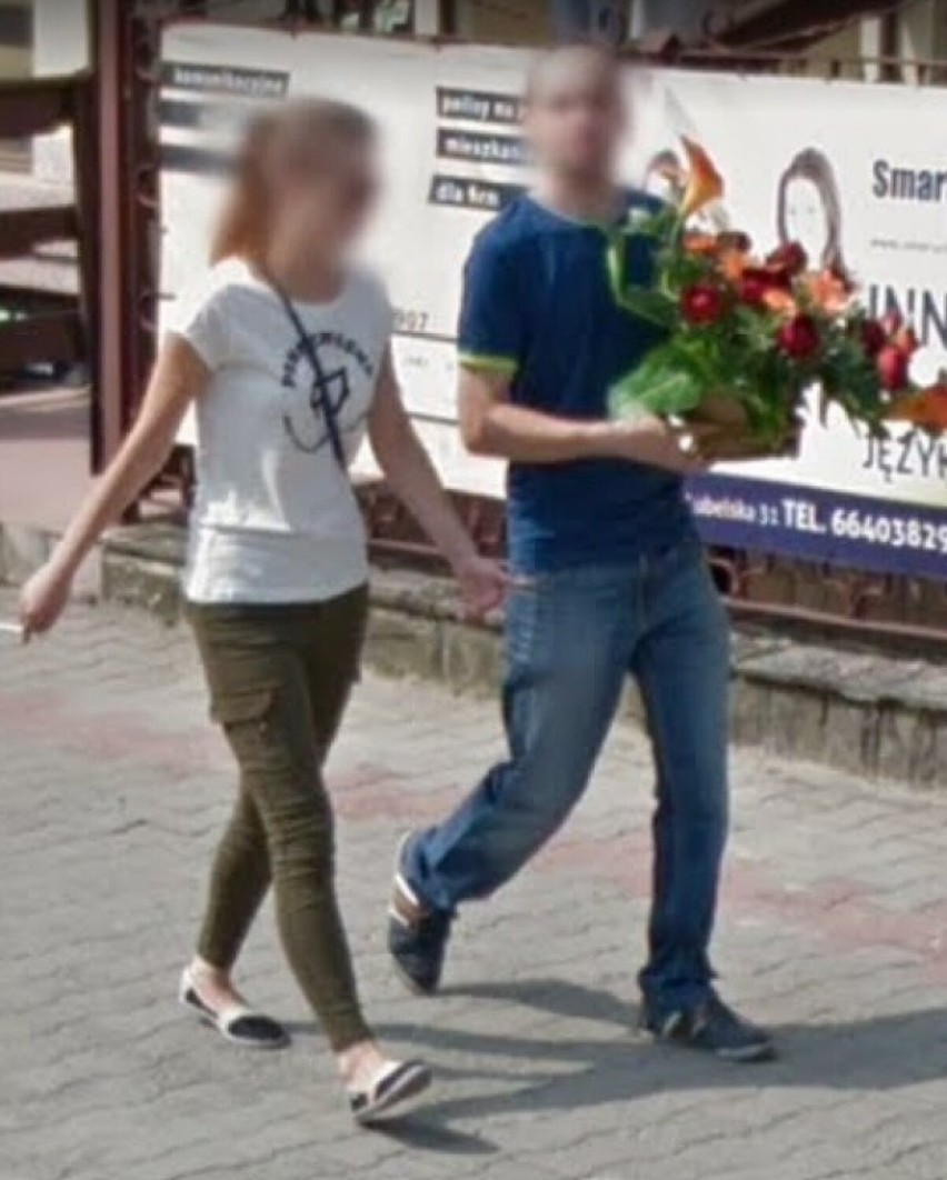 Mieszkańców Kraśnika uchwyciła kamera Google Street View. Zobacz jaka wygląda moda w mieście