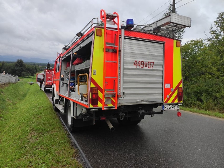 Wypadek na prostym odcinku drogi obok cmentarza w Dębowcu [FOTO]