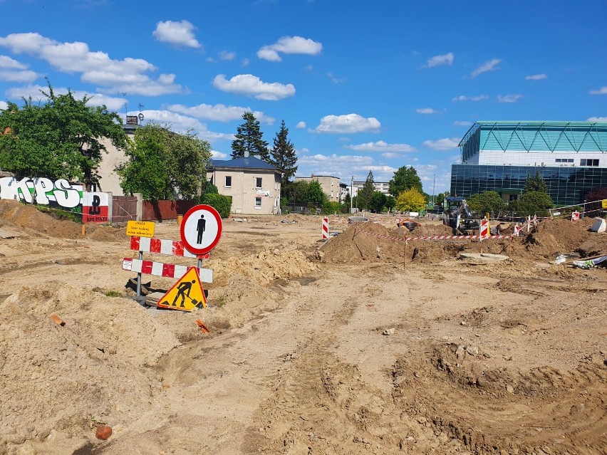Trwa budowa ronda na skrzyżowaniu ulic Pelplińskiej i Pomorskiej w Starogardzie ZDJĘCIA 