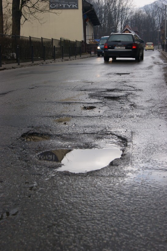 Wskazujemy urzędnikom z Zakopanego, gdzie są dziury na naszych ulicach [ZDJĘCIA]