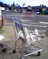 Źródło: http://commons.wikimedia.org/wiki/File:Shopping_carts.jpg (&#169; FlickrLickr)