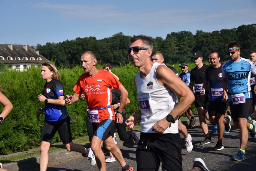 Trasa biegu wynosiła 5km.