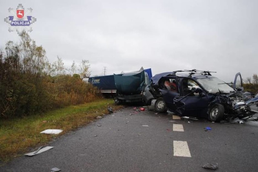 Wypadek w Brzeźnie. Zderzyły się trzy samochody, jedna osoba...