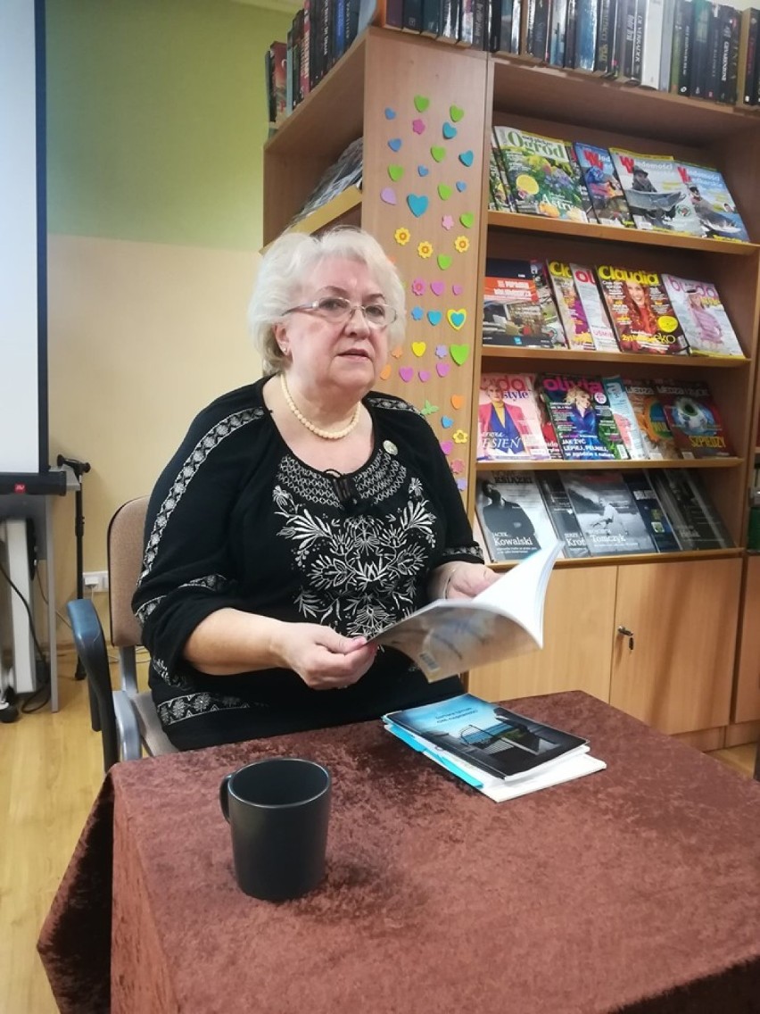 Biblioteka w Margoninie: Spotkanie z poetami w ramach 42. Międzynarodowego Listopada Poetyckiego 