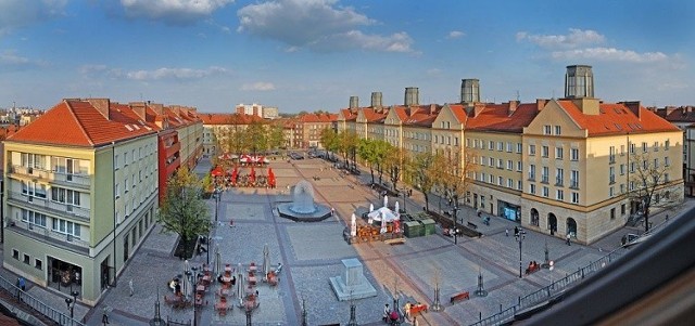 Zmodernizowany Plac Baczyńskiego przypadł do gustu internautom.