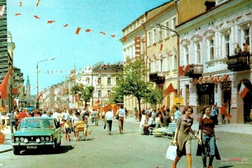 Moda na ulicach Radomia w latach 80. XX wieku. Oto jak ubierały się mieszkanki i mieszkańcy Radomia