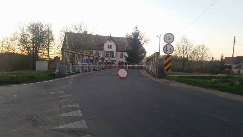 Droga wojewódzka 367 zamknięta. Most w Mysłakowicach grozi...