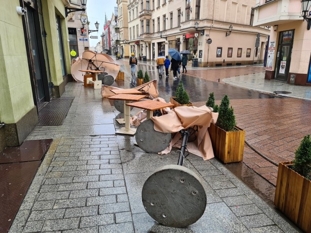 Pogoda w ciągu ostatniej doby dała się we znaki strażakom, którzy pracowali całą noc