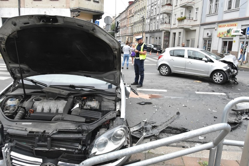 Wypadek na ulicy Czarnieckiego w Legnicy [ZDJĘCIA]