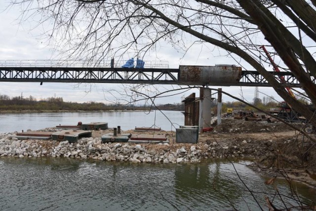Spośród dziewięciu firm zainteresowanych budową mostu w Ostrowie, trzy z nich złożyły ofertę poniżej 30 milionów