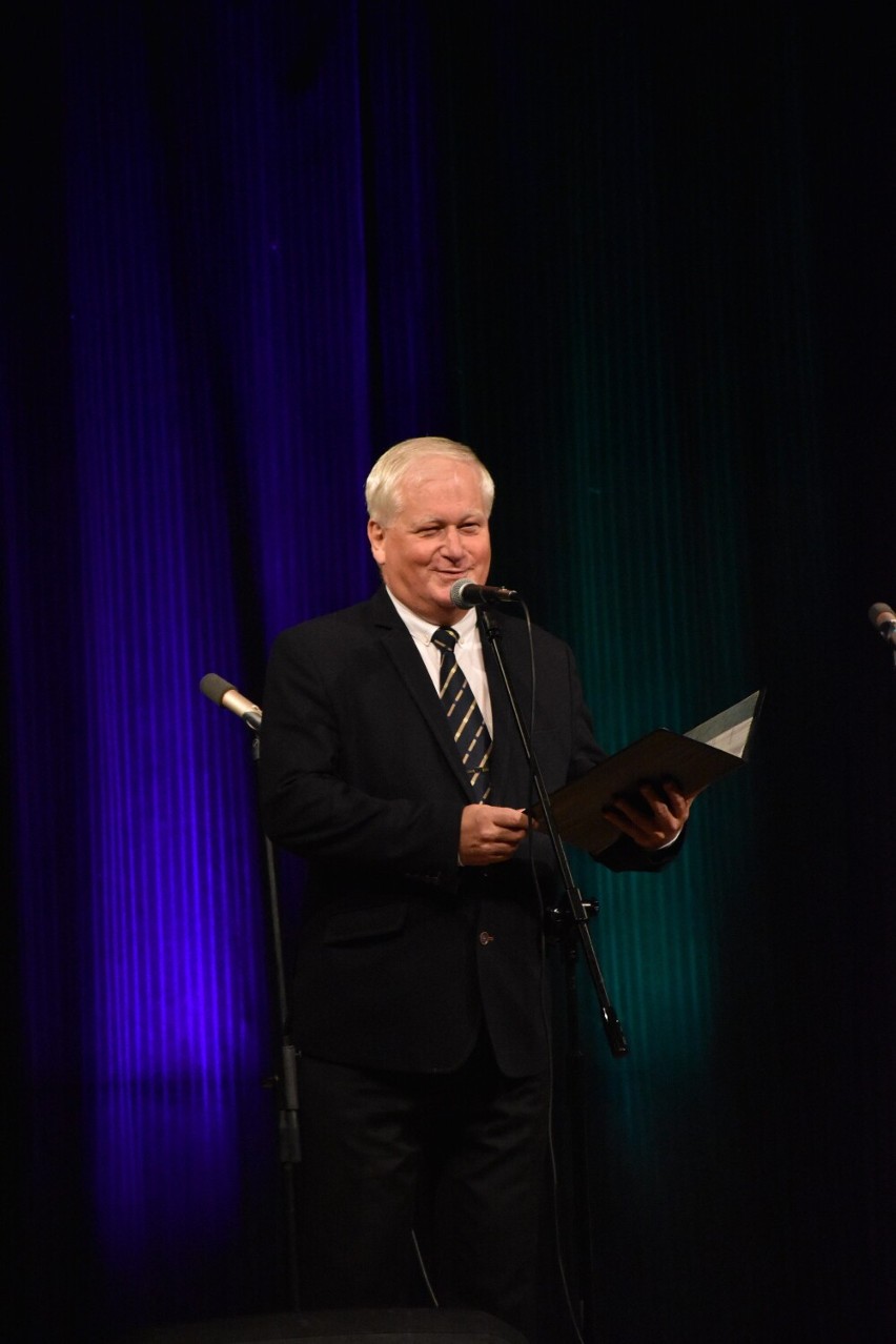 Malbork. Koncert z okazji Jesiennego Dnia Seniora. Malborczycy "z dużą wiedzą i doświadczeniem" pokazali swoje talenty