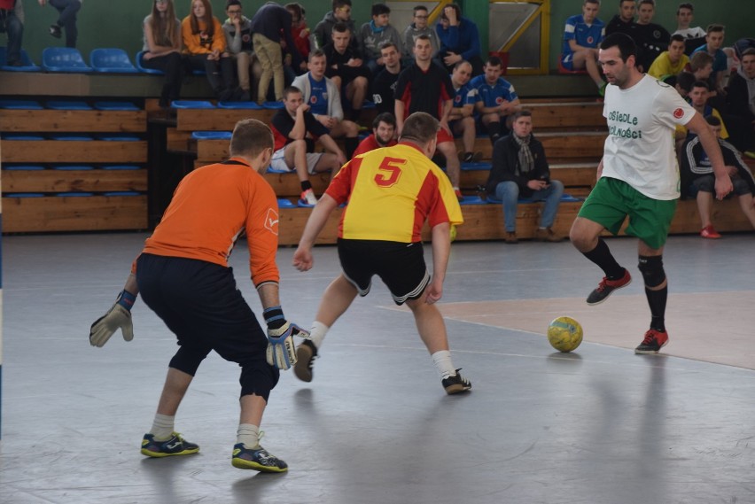 Turniej o Puchar Przewodniczącego Rady Miejskiej w futsalu [FOTO]