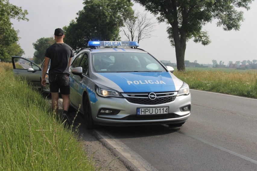 Kolizja pojazdów na drodze Krotoszyn-Bożacin [ZDJĘCIA]                          