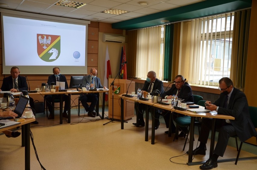 Radni powiatowi dokonali zmian w składzie prezydium rady oraz zarządu powiatu