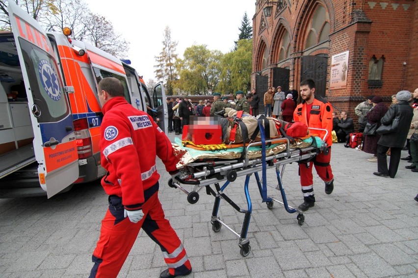 Dorożka stratowała ludzi przed kościołem na Kasprowicza (ZDJĘCIA)