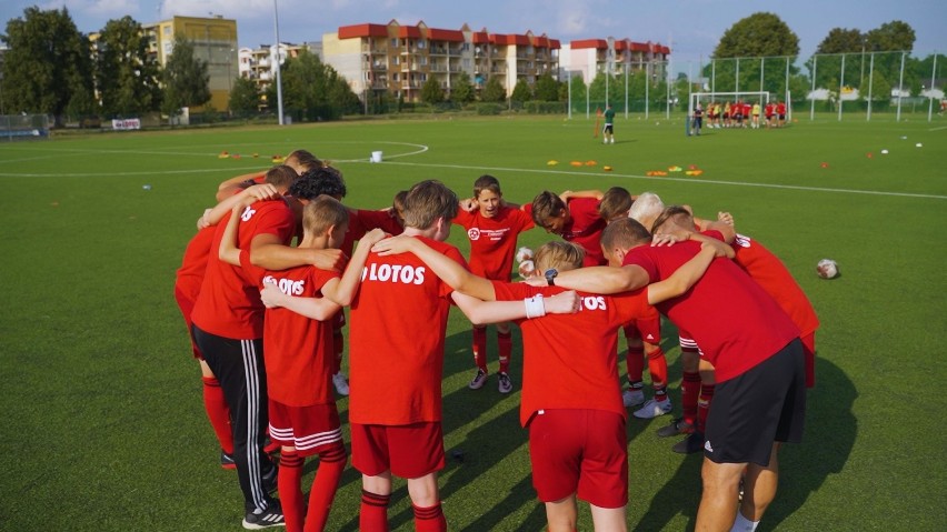 Program "Piłkarska przyszłość z Lotosem" prężnie rozwija się...