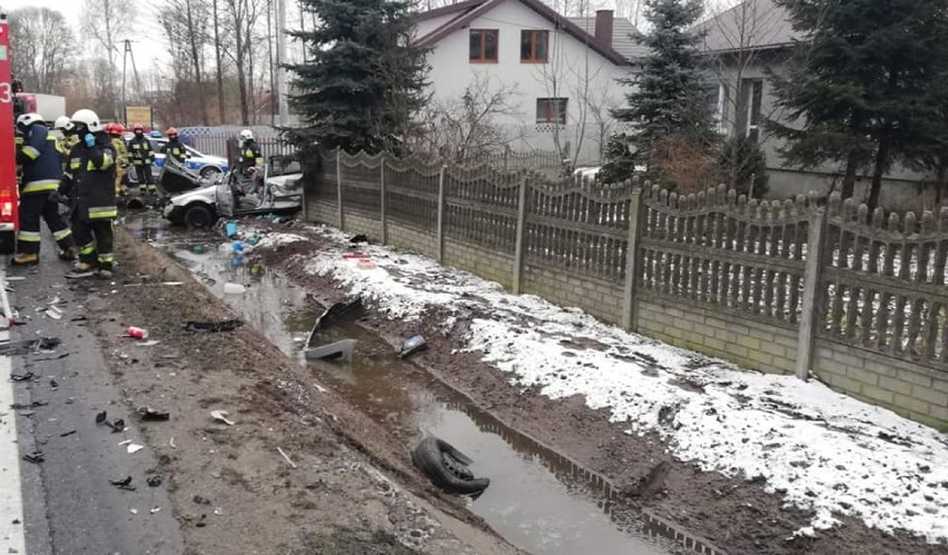 Wypadek na DK 74 w Żarnowie. Ranna kobieta trafiła do kieleckiego szpitala