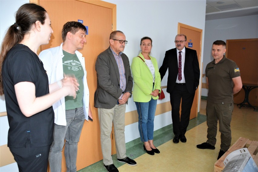 Mer partnerskiego miasta Równe na Ukrainie odwiedził Radomsko. Wizyta w starostwie i szpitalu