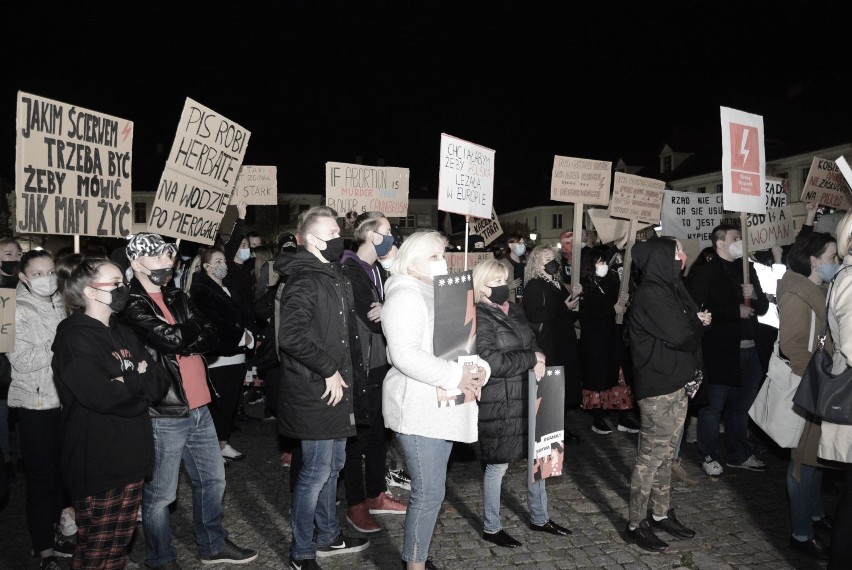 Strajk kobiet a konińskie szkoły                           