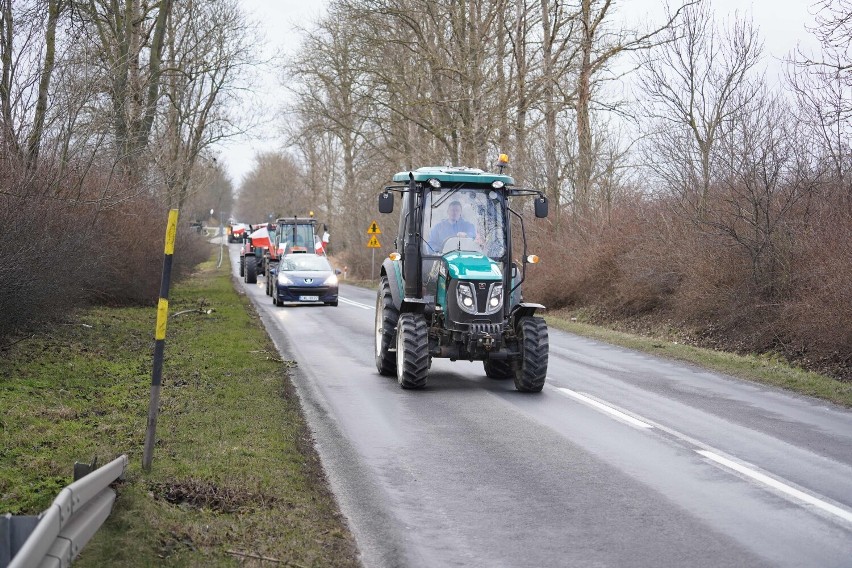 Strajk rolników na drodze Izbica Kujawska - Lubraniec