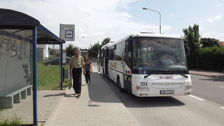 Autobus komunikacji podmiejskiej