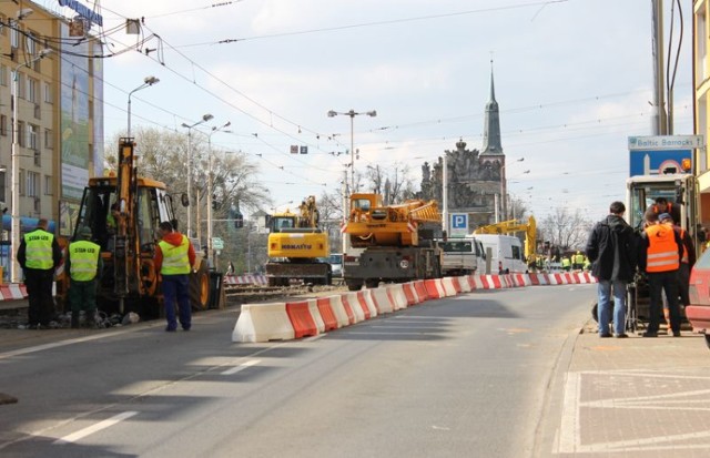 Brama Portowa zamknięta, a na Kolumba korki - bo nie chcą ...