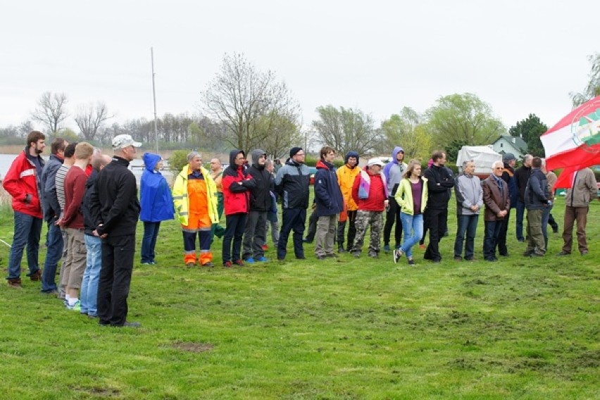 Wolontariat KGHM: akcja sprzątania jeziora Kunickiego