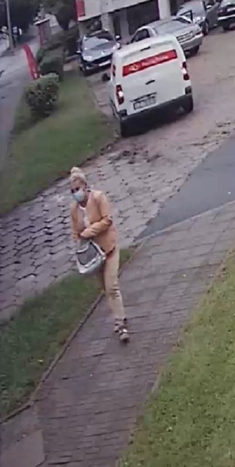 Policja  szuka złodziejki, która okradła staruszkę w Zduńskiej Woli ZDJĘCIA