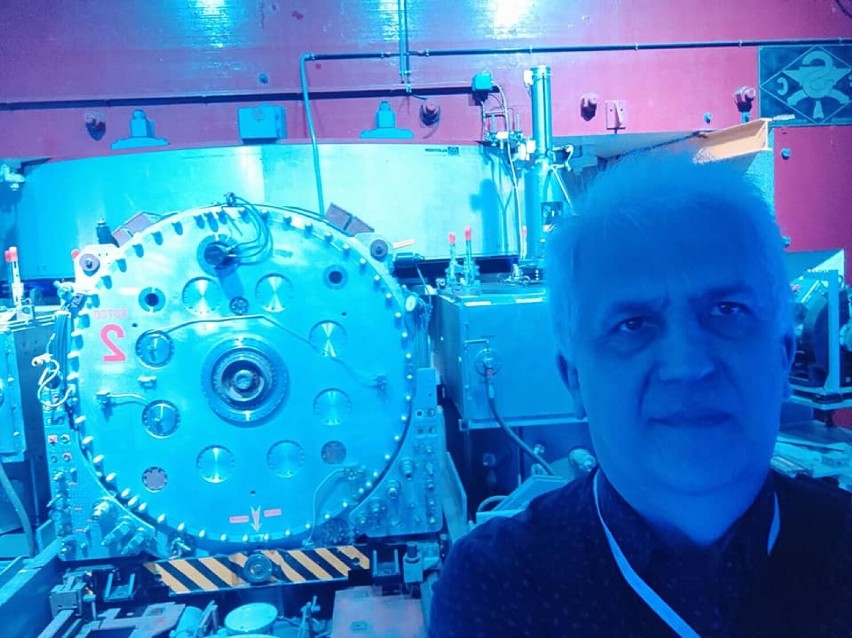 Robert Góra, nauczyciel fizyki i wicedyrektor I Liceum Ogółnokształcącego w Gorlicach na warsztatach „Atomy wiedzy” w Genewie