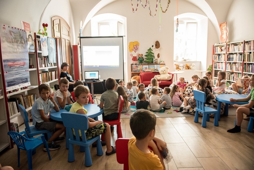 Podróż dookoła świata z Miejską Biblioteką Publiczną w Rawie Mazowieckiej