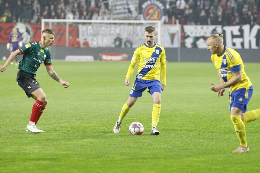 Arka Gdynia udanie rozpoczęła marzec, pokonując 1:0 GKS w...