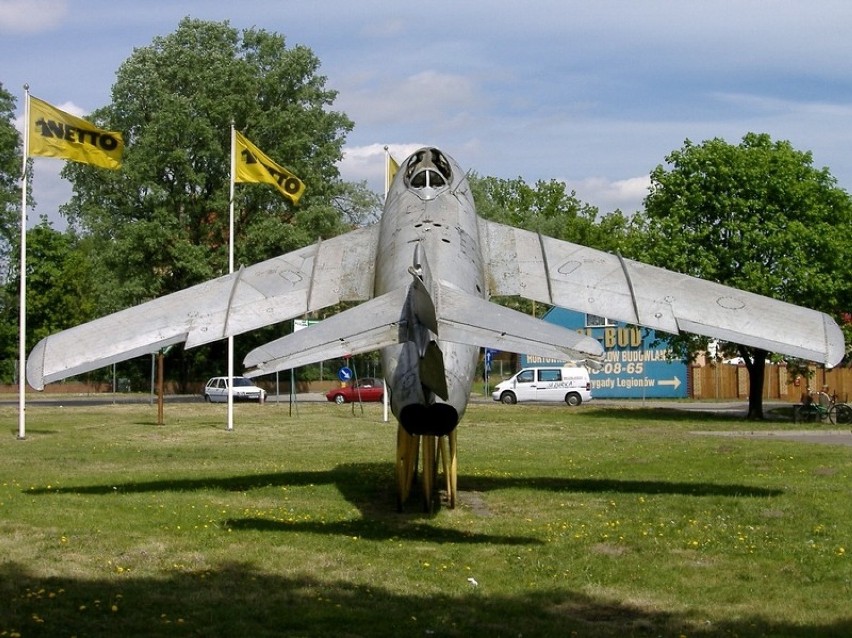 Kiedyś w centrum Goleniowa stał samolot Lim-2. Pamiętacie go?