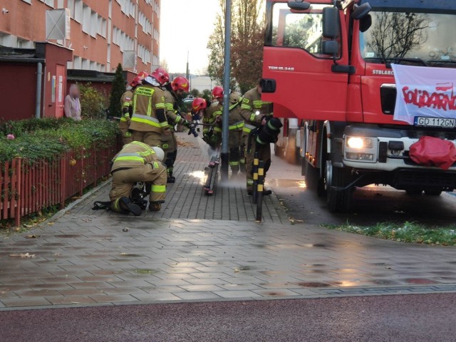 Na miejscu pracują cztery jednostki straży pożarnej z Gdańska