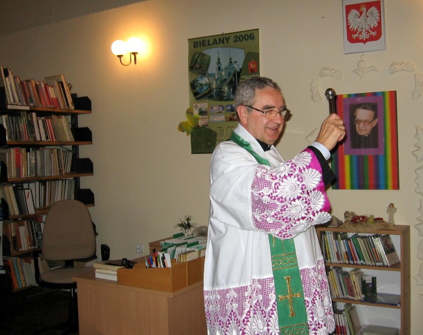 Już od 10 lat Ks. Jan Twardowski patronem biblioteki w Jabłonnie