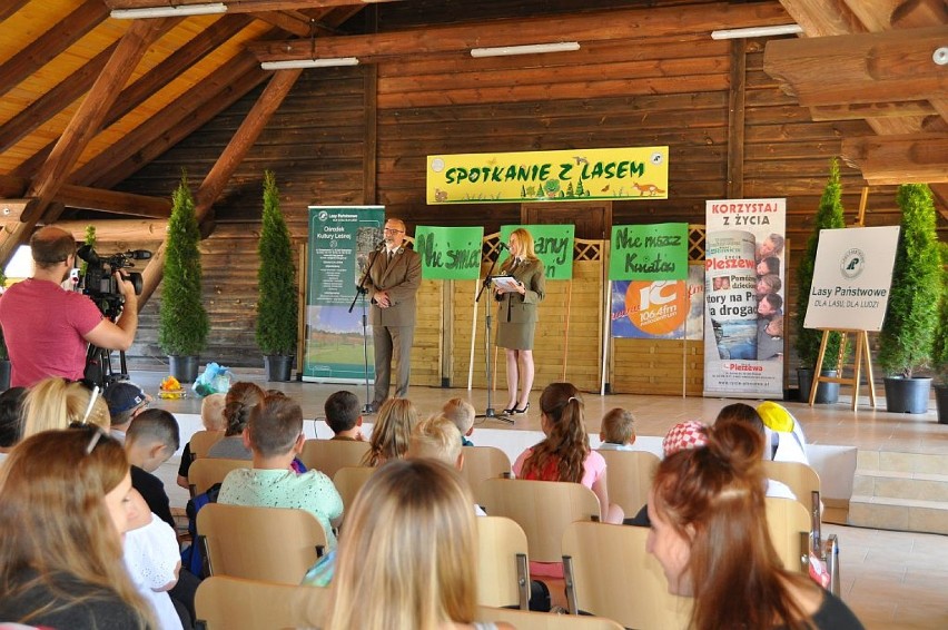 Warsztaty, konkursy i podróż w czasie, czyli 14. "Spotkanie z lasem" w Gołuchowie