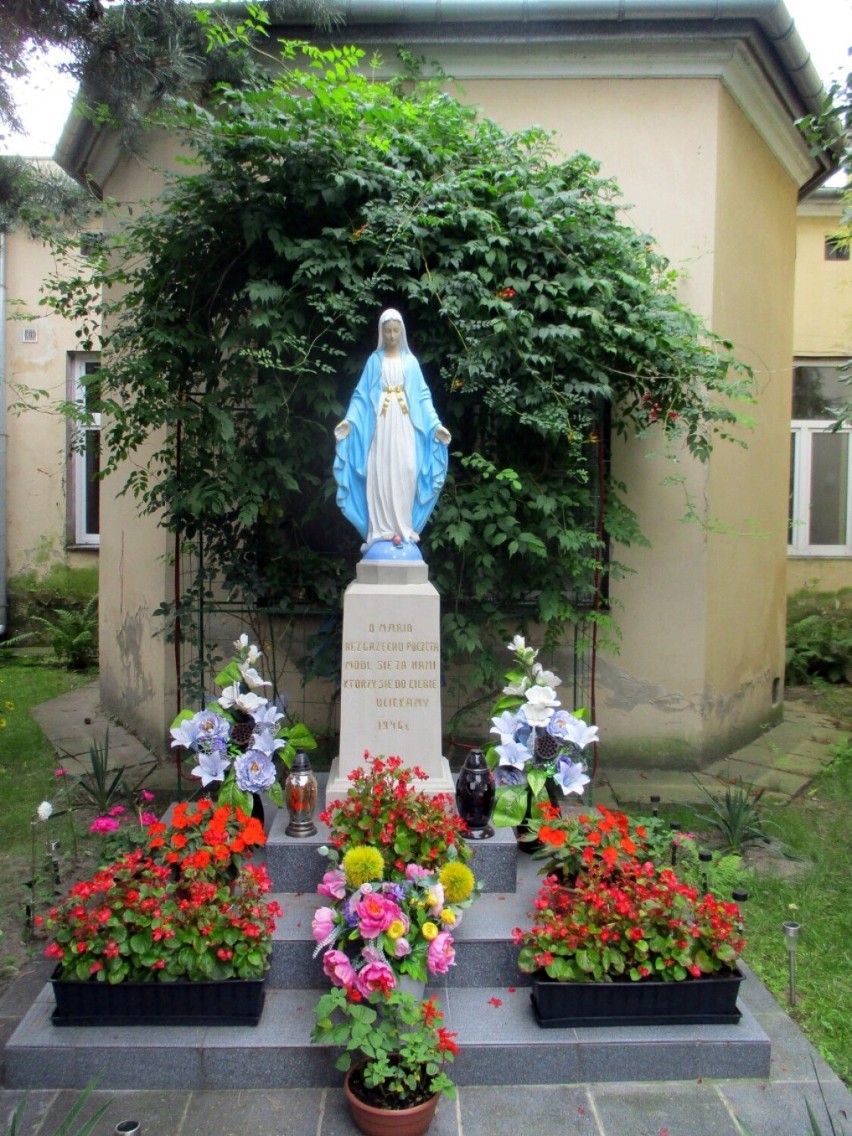 Figura Matki Boskiej przy starym szpitalu w Sieradzu po latach starań została wpisana do wojewódzkiego rejestru zabytków ZDJĘCIA