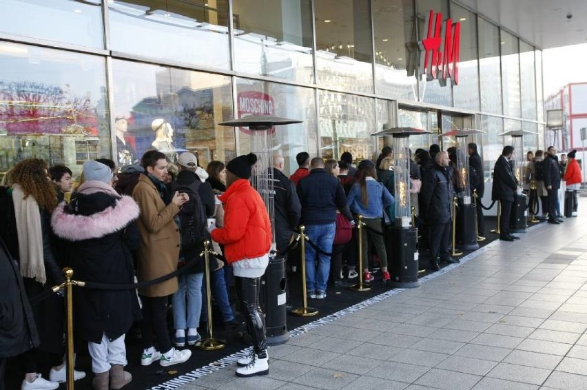 Z okazji Czarnego Piątku sklepy H&M przygotowały promocję -...