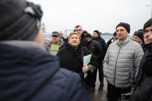 Rolnicy - dostawcy mleka do bielskiej spółdzielni Mleczarskiej Bielmek uczestniczyli w posiedzeniu komisji rolnictwa. Ich zdaniem, na pomoc ministra rolnictwa w rozwiązaniu problemów jakie ma spółdzielnia pod rządami prezesa Romańczuka nie mają co liczyć