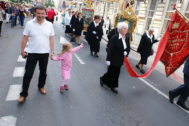 Kilka tysięcy poznaniaków w czwartek wzięło udział w centralnej ...