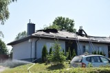 Pożar budynku socjalnego w Jabłowie. Na miejscu pracowało 7 zastępów straży pożarnej 