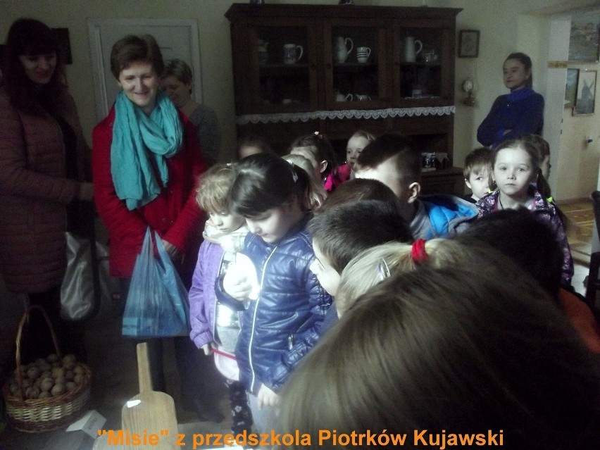 Przedszkolaki z Piotrkowa  Kujawskiego w Izbie Regionalnej