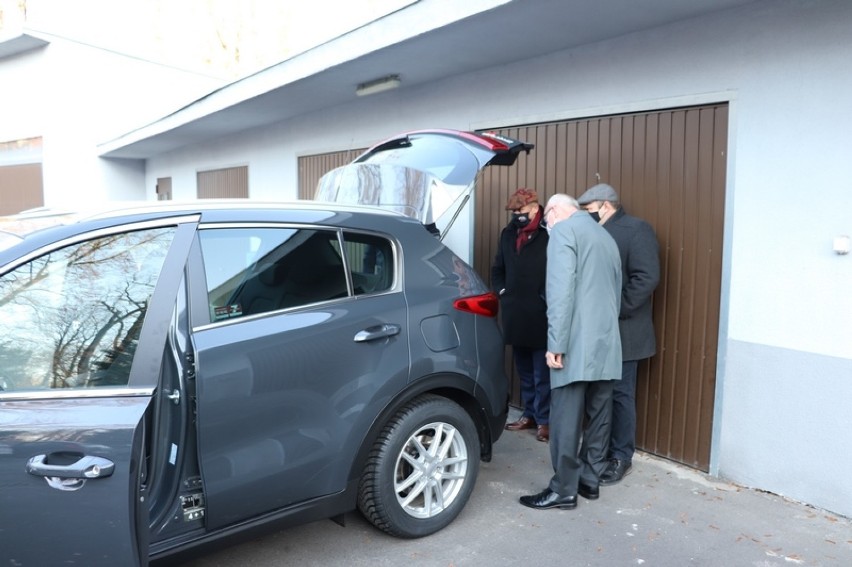 Nowy radiowóz dla krotoszyńskich policjantów [ZDJĘCIA]  