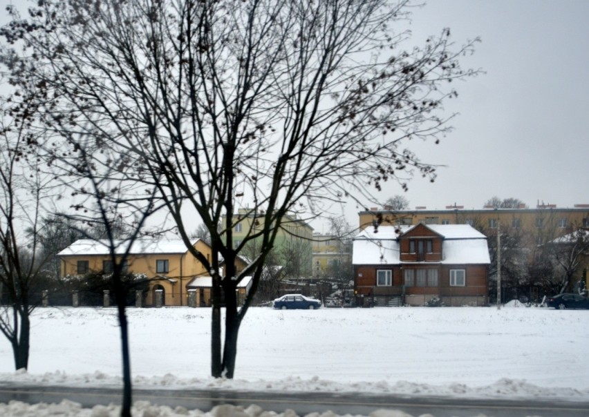 Zima w Radomiu trwa. Z dużej ilości śniegu najbardziej...