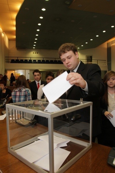 25 listopada odbędą się wybory uzupełniające do Młodzieżowej...