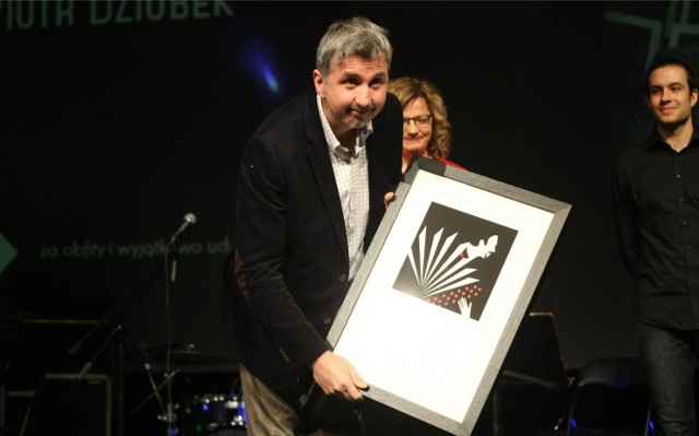 Piotr Dziubek, laureat Wrocławskiej Nagrody Muzycznej, przed rokiem został nagrodzony za znakomity sezon