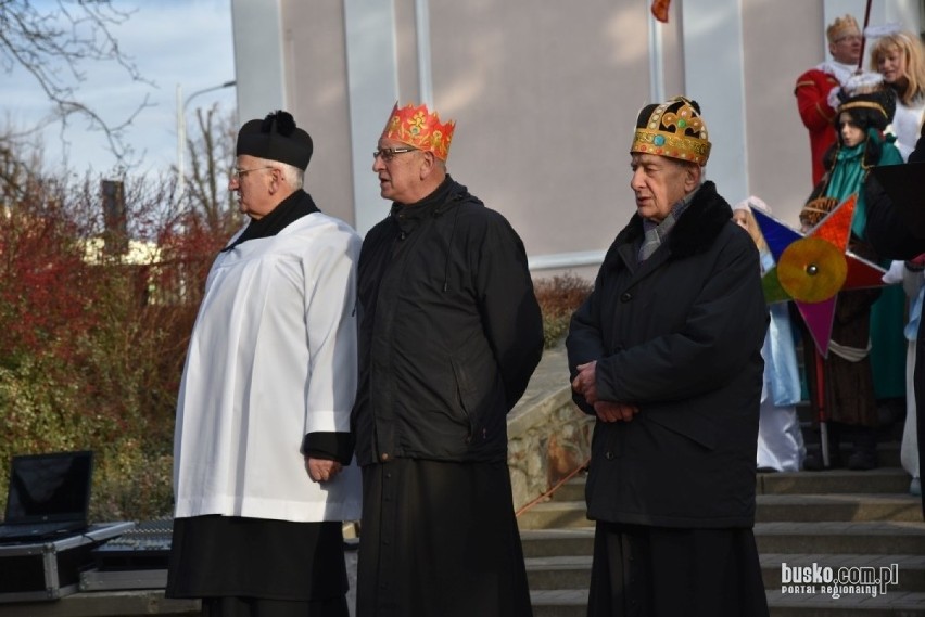 Piękny Orszak Trzech Króli 2020 przeszedł ulicami Buska -...