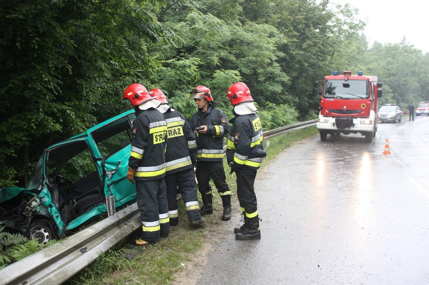 Małżeństwo ranne w wypadku na DW 791, mężczyzna jest w stanie ciężkim