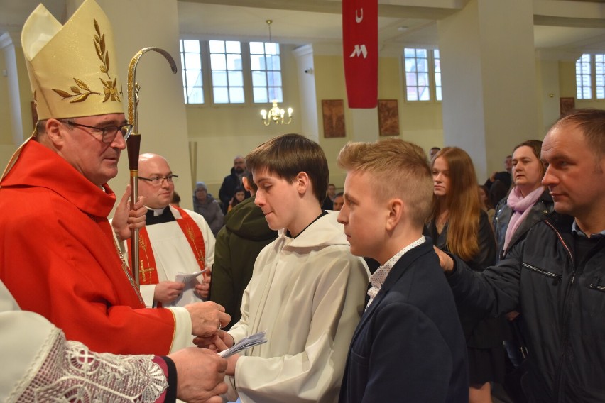 8 kwietnia młodzież z gminy Wolsztyn przyjęła sakrament...