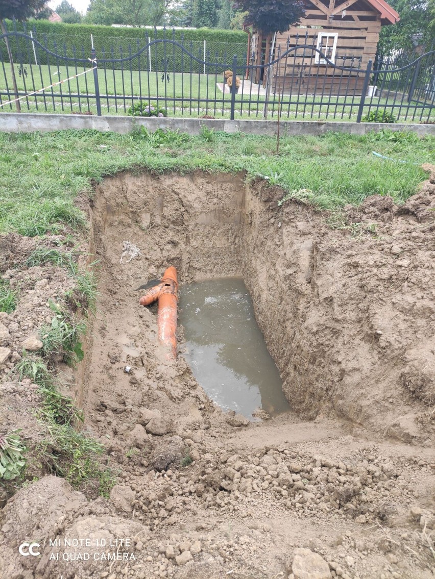Podczas ostatniej awarii sieci kanalizacyjnej, pracownicy...